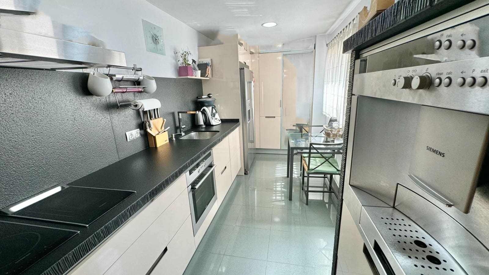 4 bedroom Penthouse for sale in Torremolinos with pool garage - € 630,000 (Ref: 8177309)