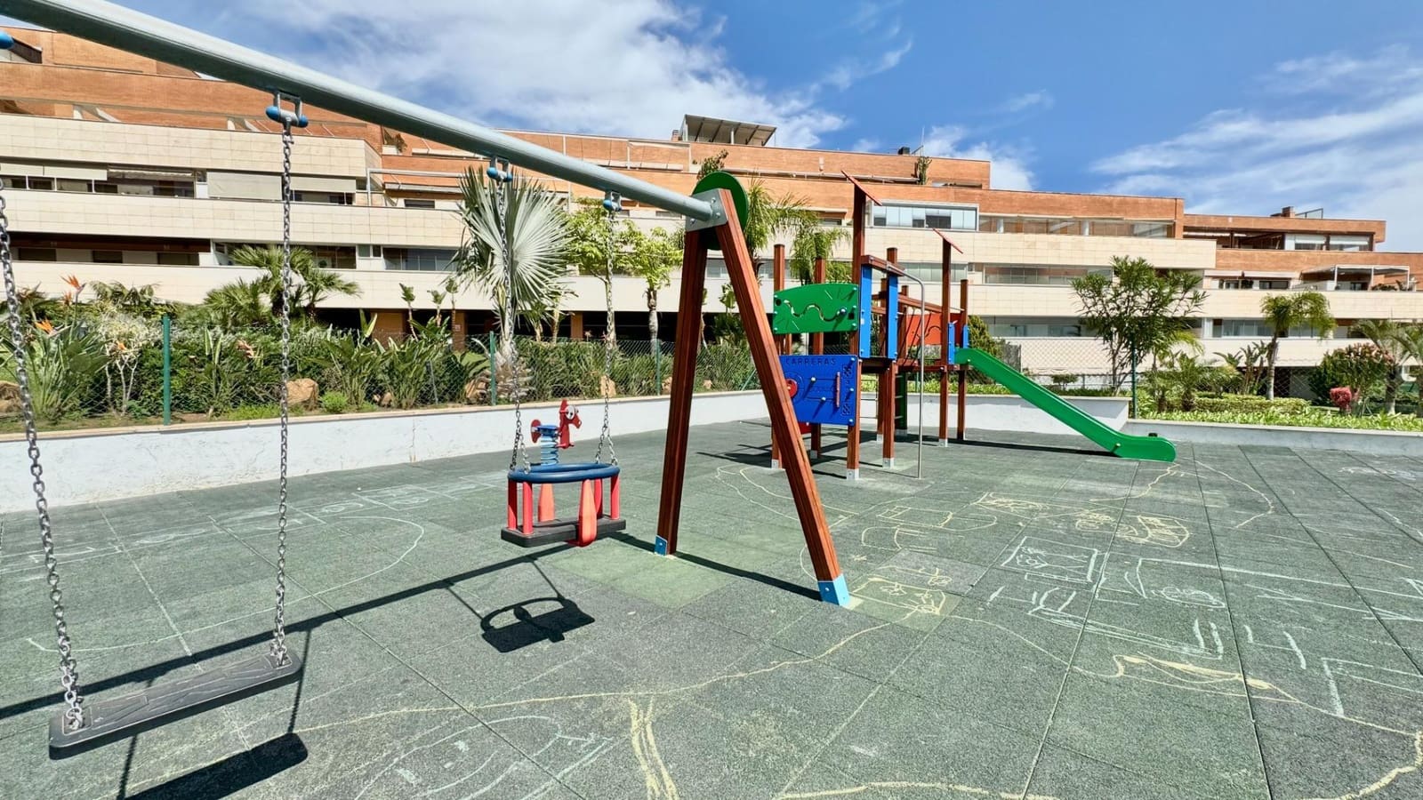 4 bedroom Penthouse for sale in Torremolinos with pool garage - € 630,000 (Ref: 8177309)