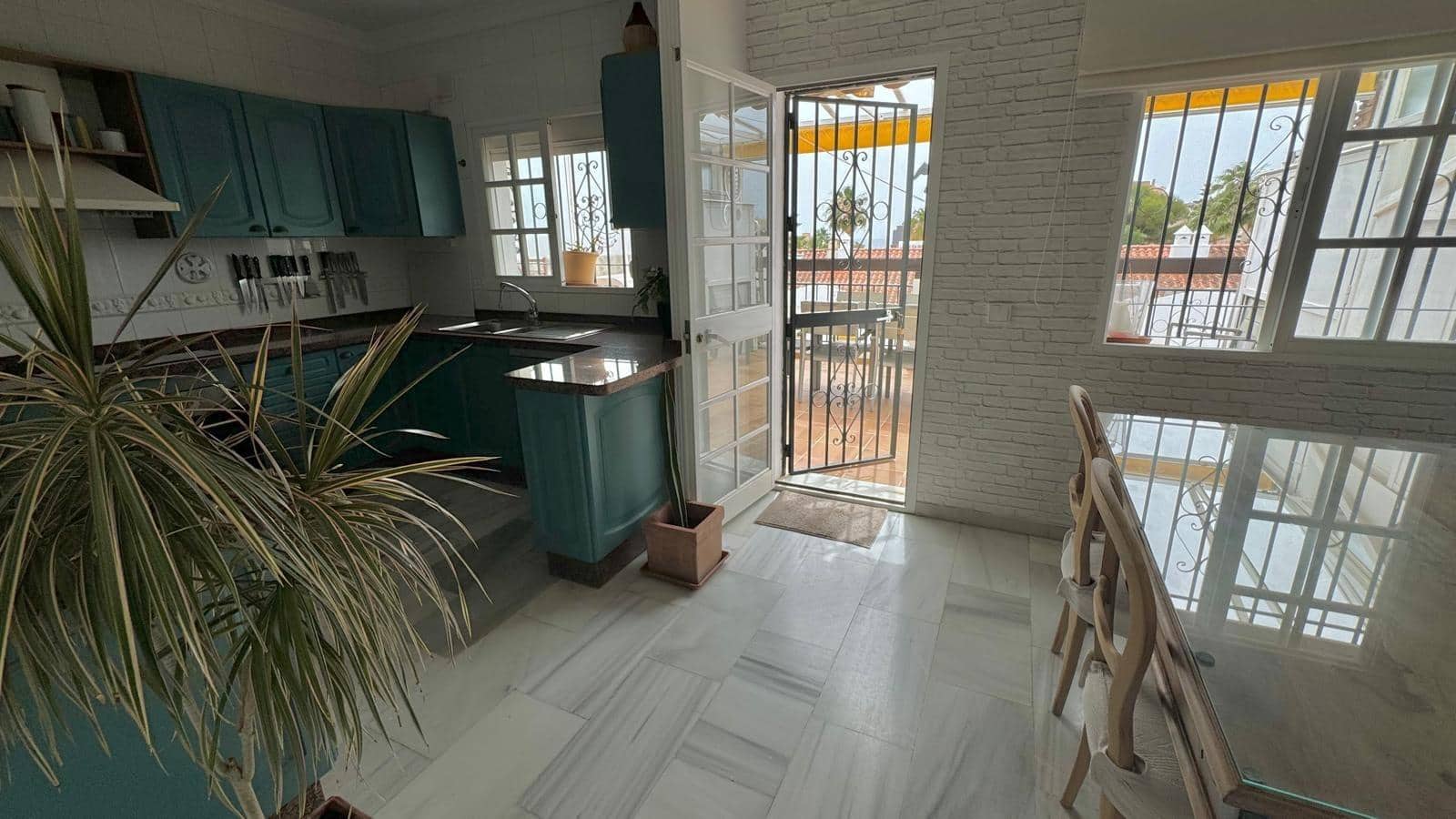 6 bedroom Villa for sale in Torremolinos with pool - € 1,064,500 (Ref: 8417821)