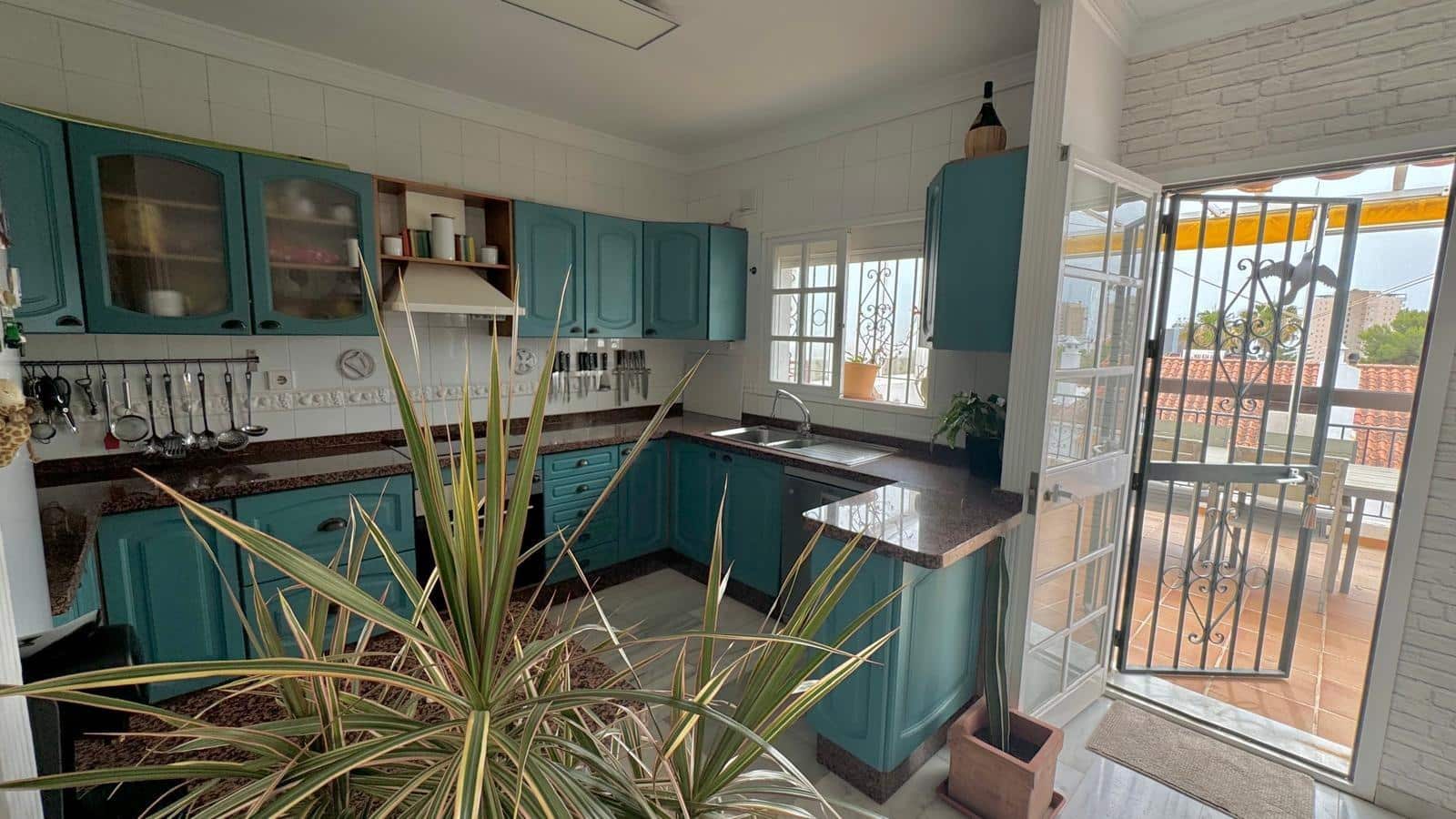 6 bedroom Villa for sale in Torremolinos with pool - € 1,064,500 (Ref: 8417821)