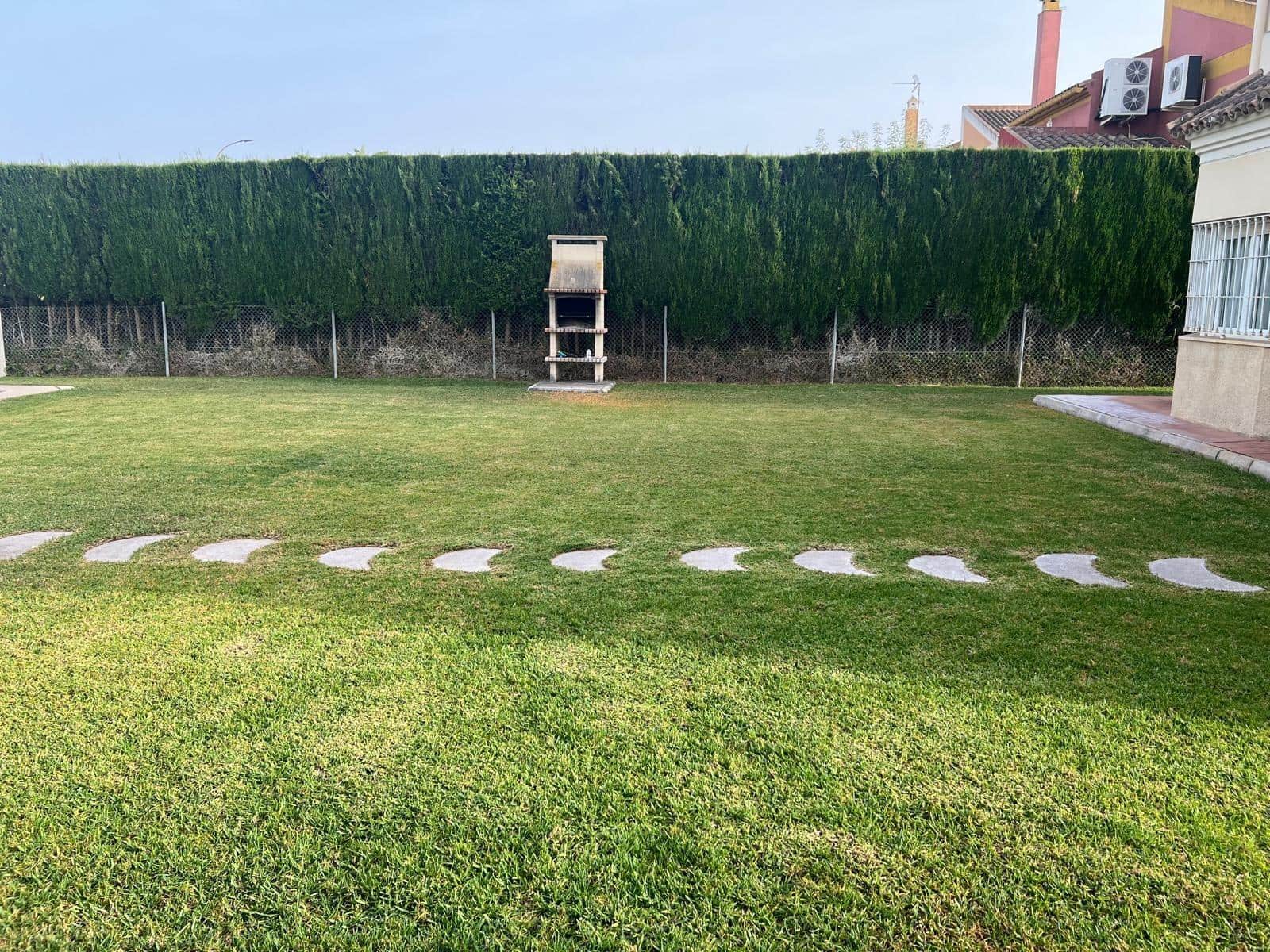 5 sypialnia Willa na sprzedaż w Espartinas z basenem garażem - 390 000 € (Ref: 8612749)