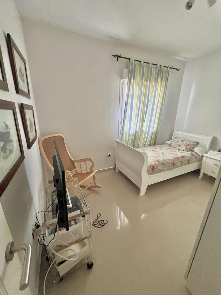 5 sypialnia Willa na sprzedaż w Espartinas z basenem garażem - 390 000 € (Ref: 8612749)