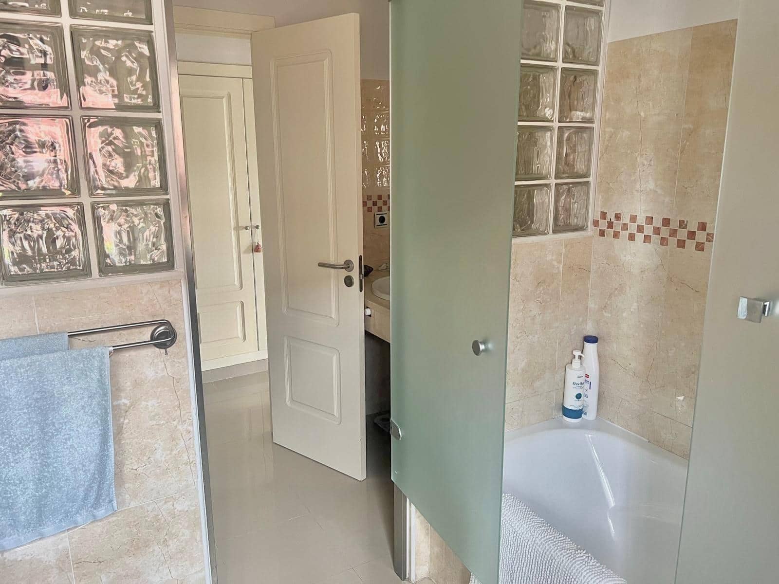 5 sypialnia Willa na sprzedaż w Espartinas z basenem garażem - 390 000 € (Ref: 8612749)