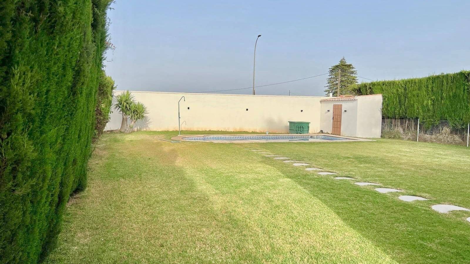 5 sypialnia Willa na sprzedaż w Espartinas z basenem garażem - 390 000 € (Ref: 8612749)