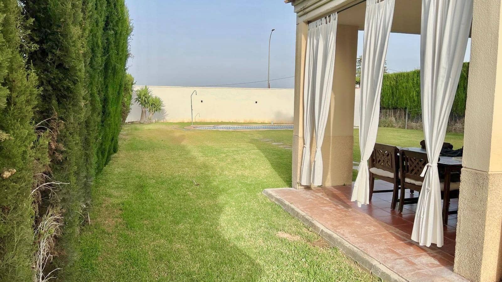 5 sypialnia Willa na sprzedaż w Espartinas z basenem garażem - 390 000 € (Ref: 8612749)