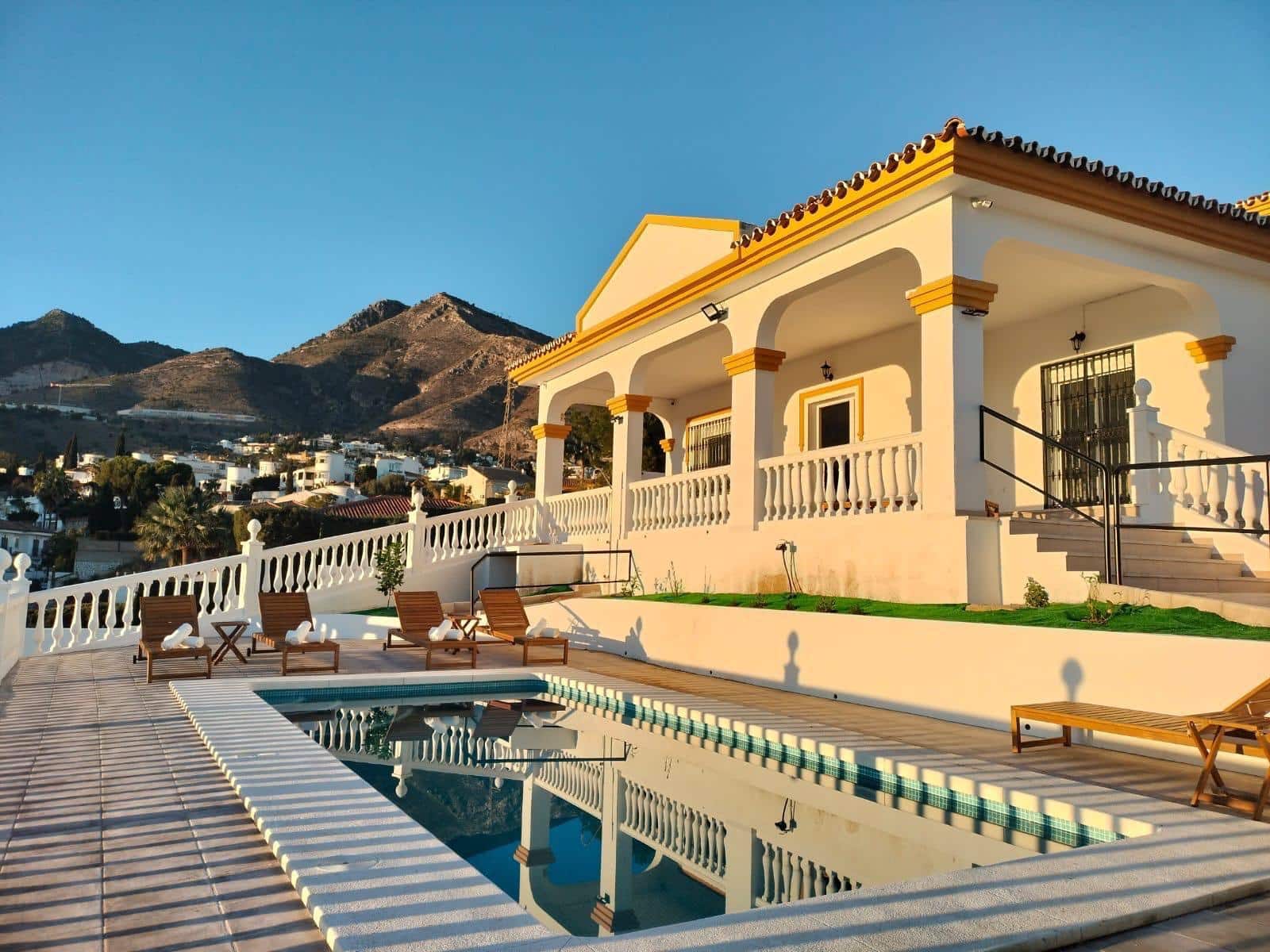 7 bedroom Villa for sale in Benalmadena with pool garage - € 1,980,000 (Ref: 8636714)