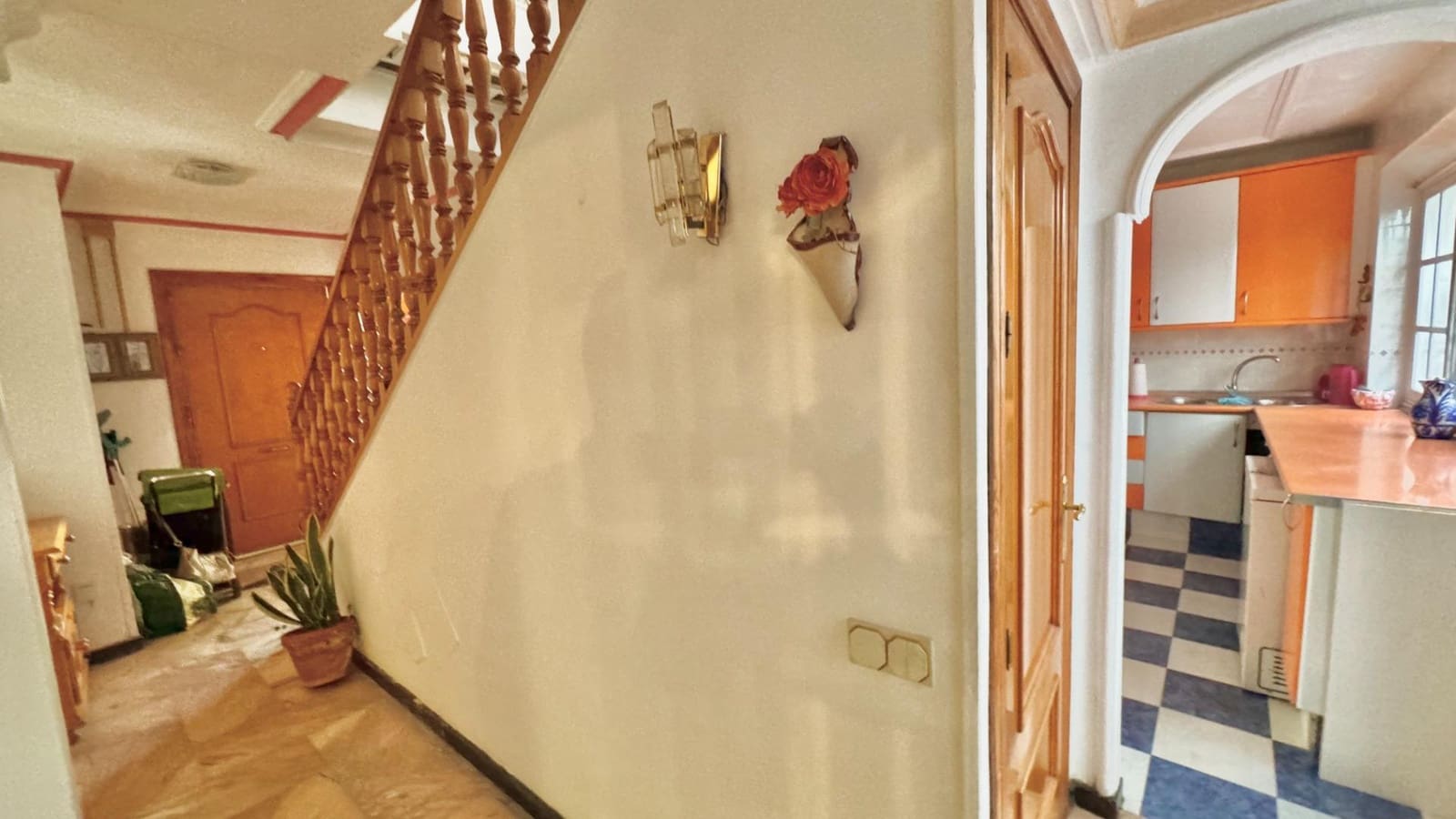 7 slaapkamer Huis te koop in Malaga stad met zwembad - € 399.000 (Ref: 8670486)