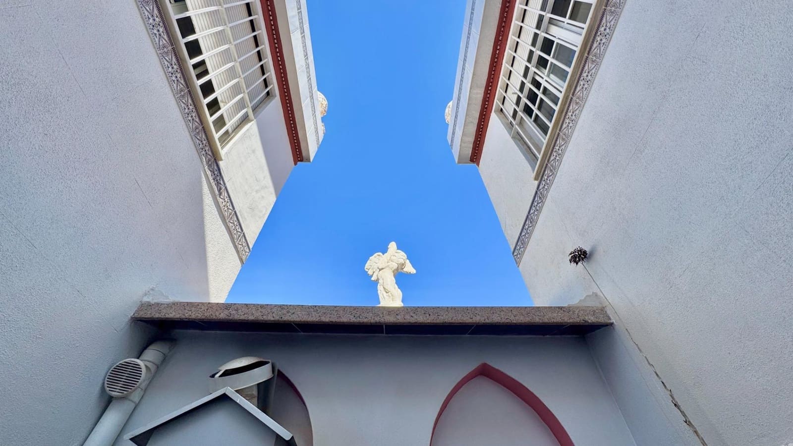 7 slaapkamer Huis te koop in Malaga stad met zwembad - € 399.000 (Ref: 8670486)