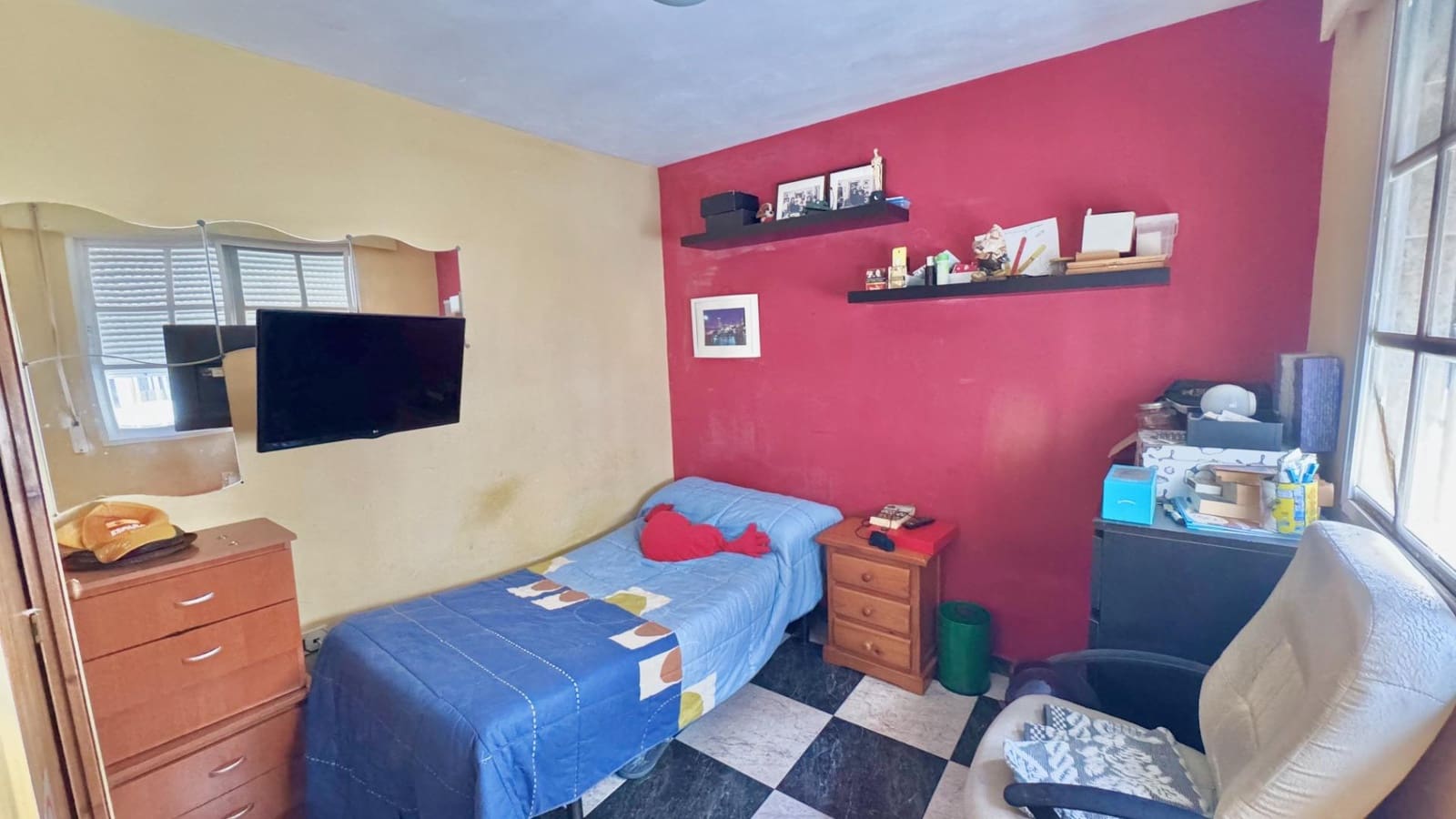 7 slaapkamer Huis te koop in Malaga stad met zwembad - € 399.000 (Ref: 8670486)