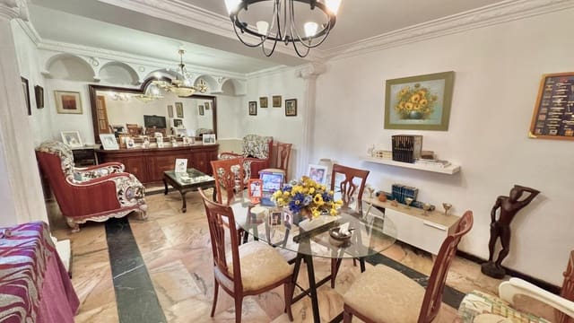 7 makuuhuone Omakotitalo myytävänä paikassa Ciudad Jardín, Málaga kaupunki mukana uima-altaan - 399 000 € (Ref: 8670486)