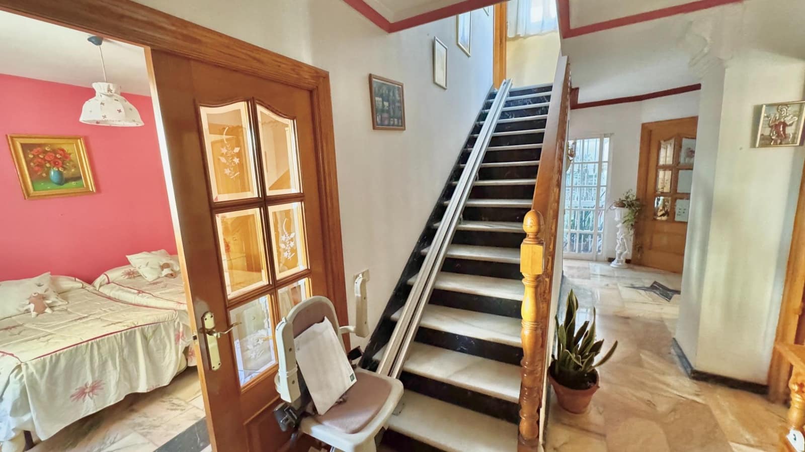 7 slaapkamer Huis te koop in Malaga stad met zwembad - € 399.000 (Ref: 8670486)