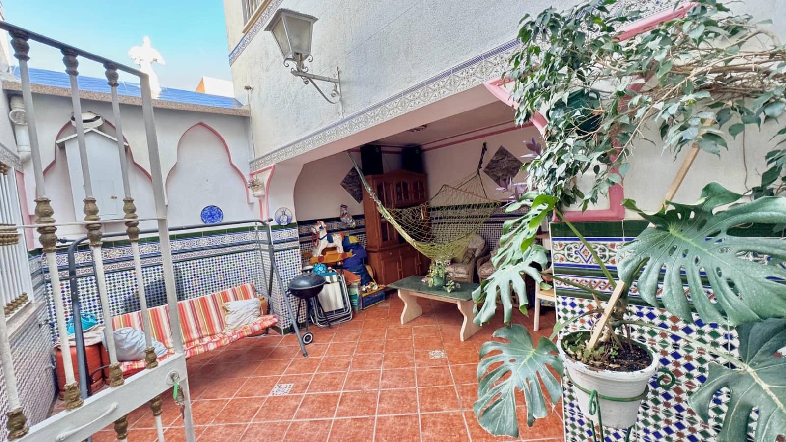 7 slaapkamer Huis te koop in Malaga stad met zwembad - € 399.000 (Ref: 8670486)