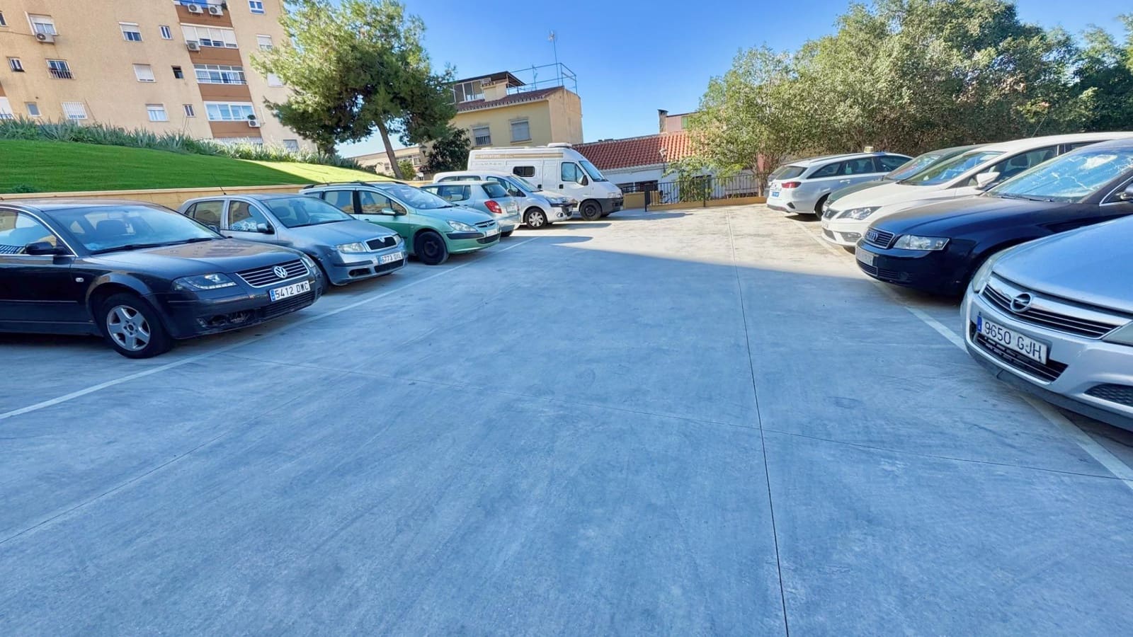 7 slaapkamer Huis te koop in Malaga stad met zwembad - € 399.000 (Ref: 8670486)