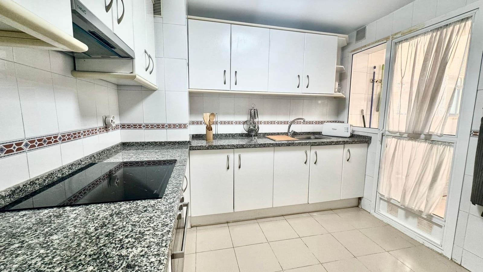 Piso de 2 habitaciones en Torremolinos en venta con garaje - 363.000 € (Ref: 8950589)