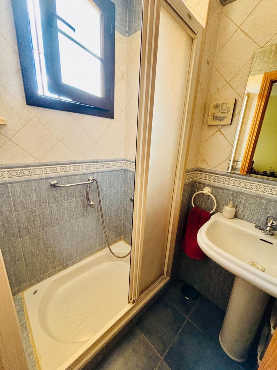 6 soverom Rekkehus til salgs i Malaga by med svømmebasseng - € 677 000 (Ref: 8985829)