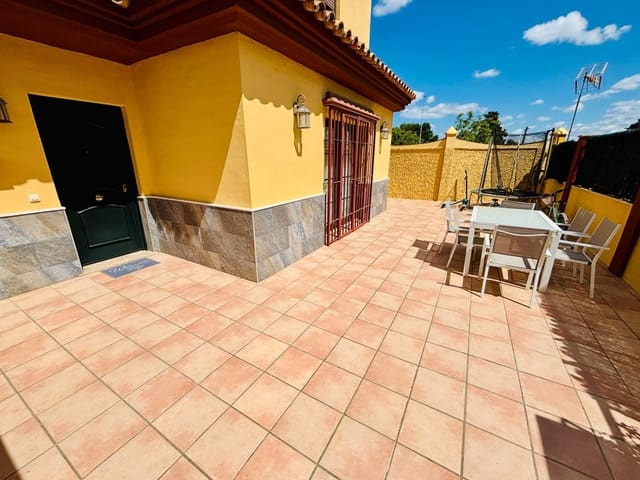 6 soverom Rekkehus til salgs i Málaga by med svømmebasseng - € 677 000 (Ref: 8985829)