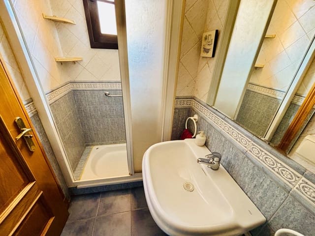 6 soverom Rekkehus til salgs i Málaga by med svømmebasseng - € 677 000 (Ref: 8985829)