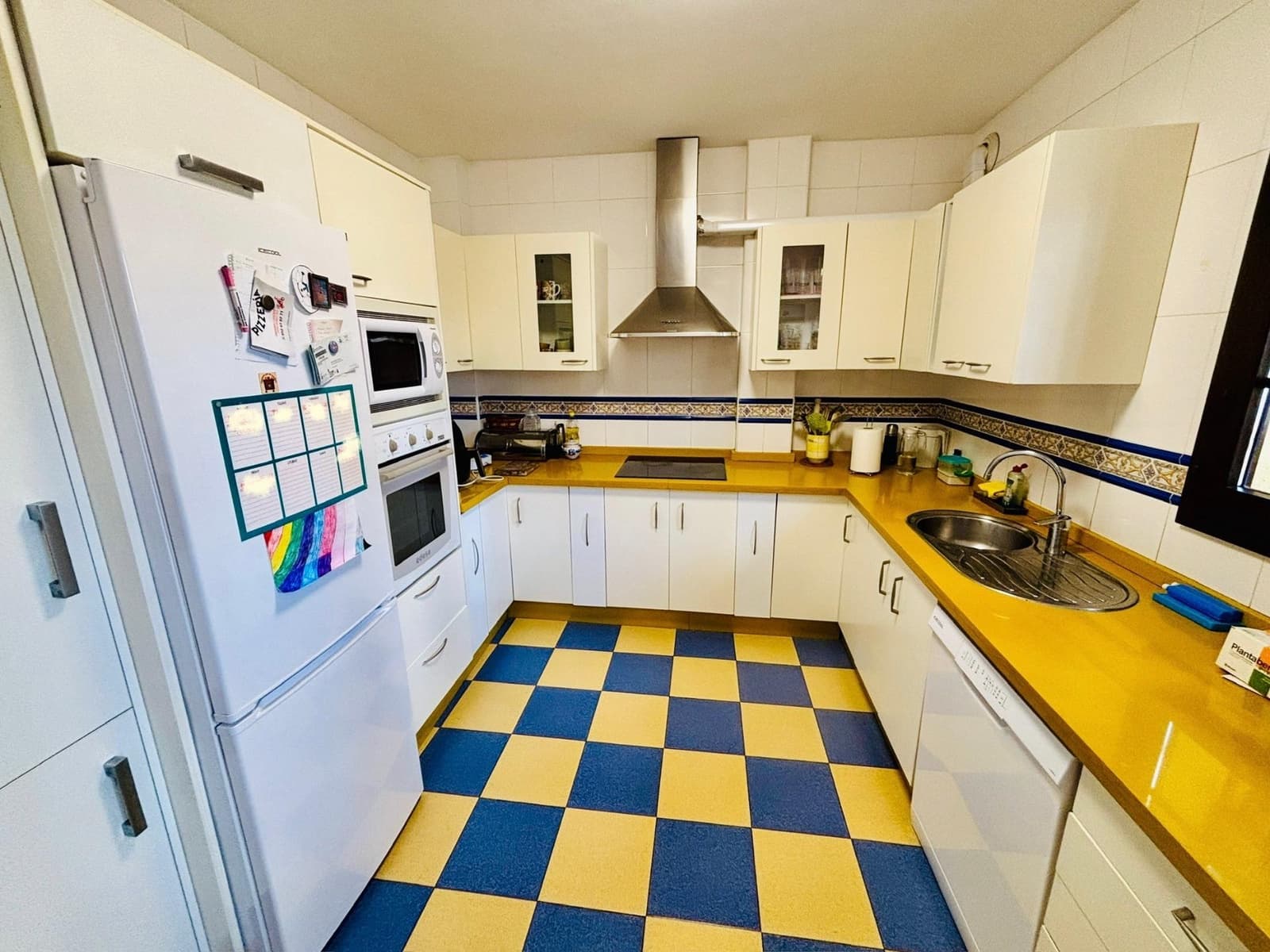 6 soverom Rekkehus til salgs i Malaga by med svømmebasseng - € 677 000 (Ref: 8985829)