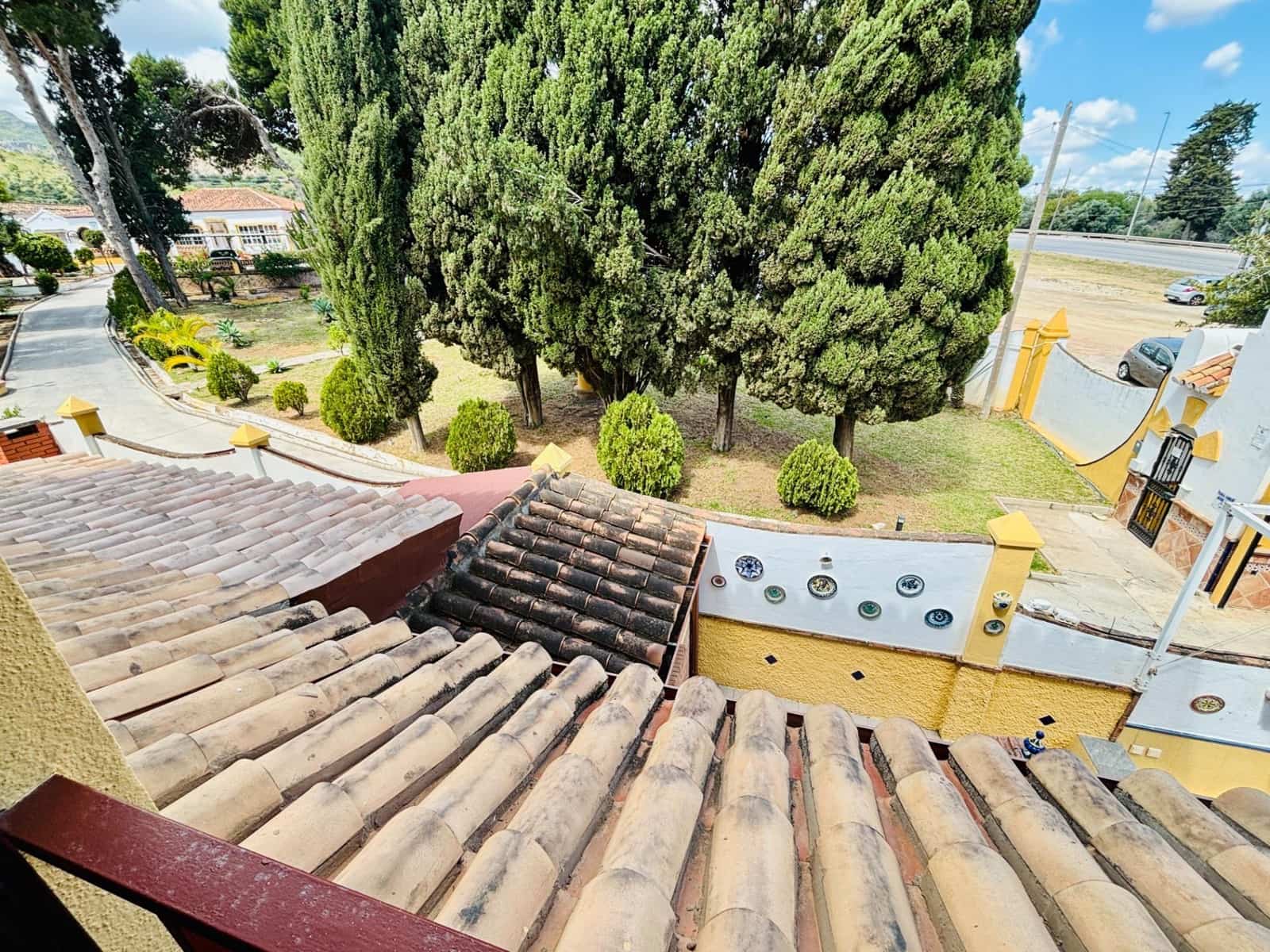 6 soverom Rekkehus til salgs i Malaga by med svømmebasseng - € 677 000 (Ref: 8985829)