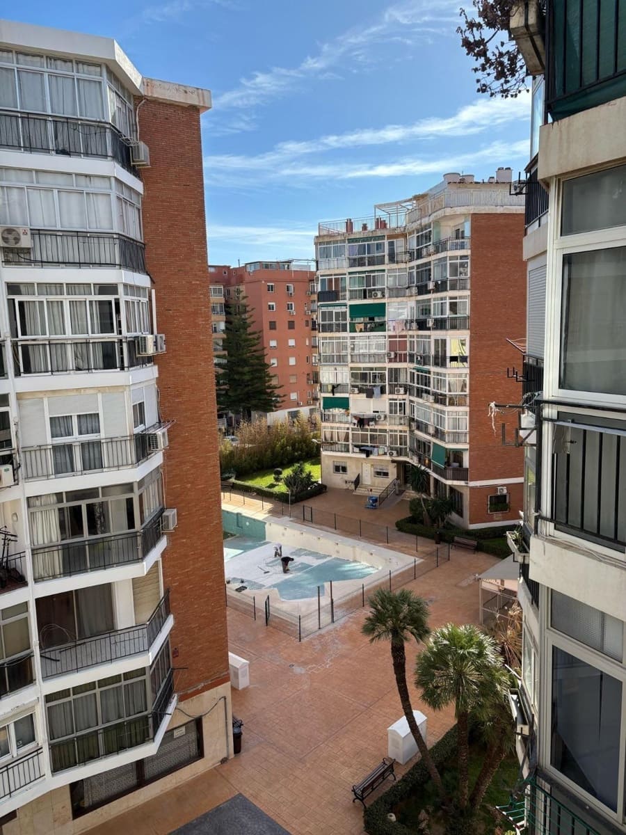 1 makuuhuone Huoneisto myytävänä paikassa Torremolinos mukana uima-altaan - 199 900 € (Ref: 9017255)