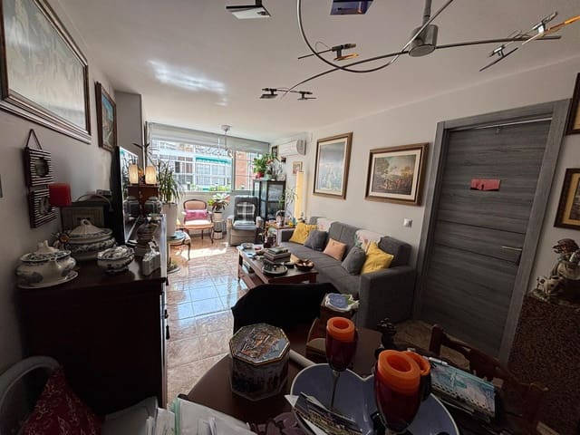 1 makuuhuone Huoneisto myytävänä paikassa Torremolinos mukana uima-altaan - 199 900 € (Ref: 9017255)