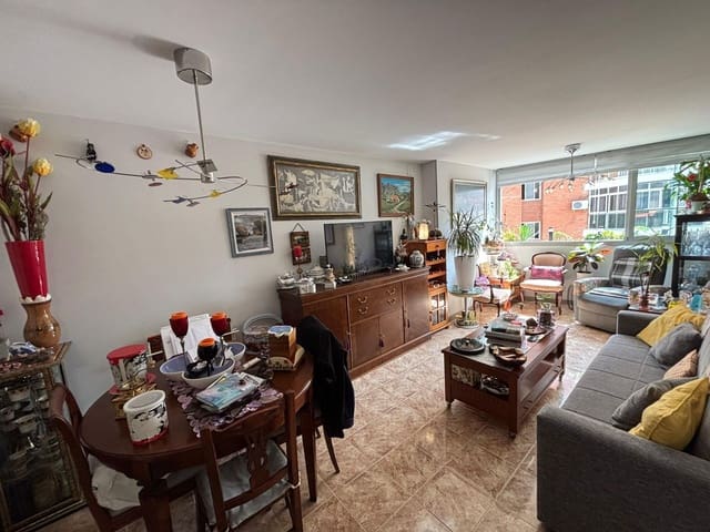 1 makuuhuone Huoneisto myytävänä paikassa Torremolinos mukana uima-altaan - 199 900 € (Ref: 9017255)