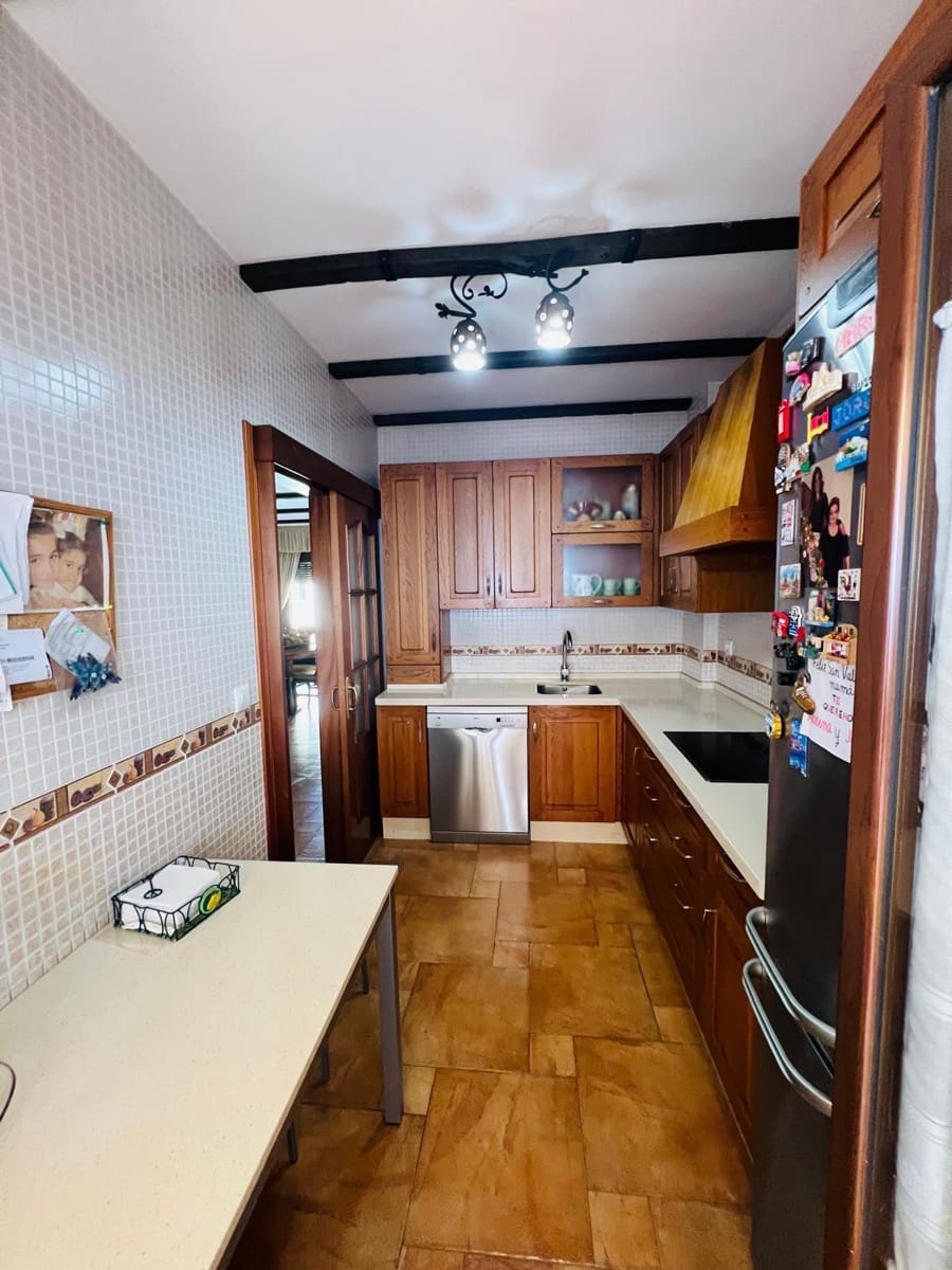 4 quarto Moradia em Banda para venda em Benalmadena com garagem - 410 000 € (Ref: 9075260)