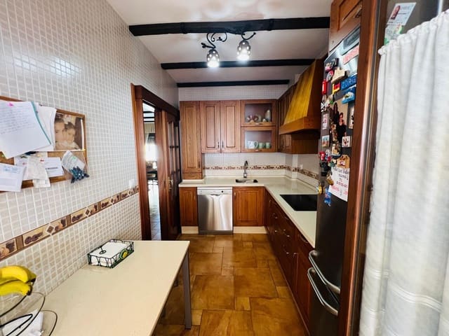 4 soveværelse Rækkehus til salg i Benalmádena med garage - € 410.000 (Ref: 9075260)