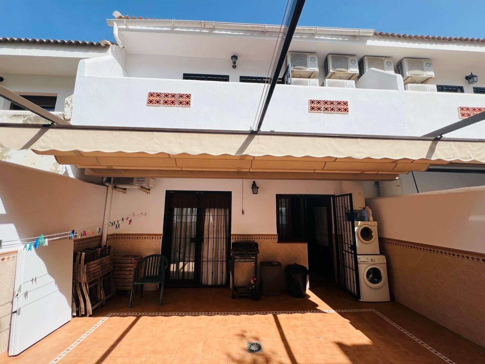 4 quarto Moradia em Banda para venda em Benalmadena com garagem - 410 000 € (Ref: 9075260)