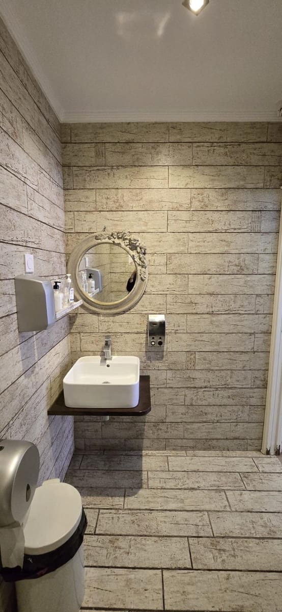 Kaupallinen myytävänä paikassa Torremolinos - 890 000 € (Ref: 9104787)