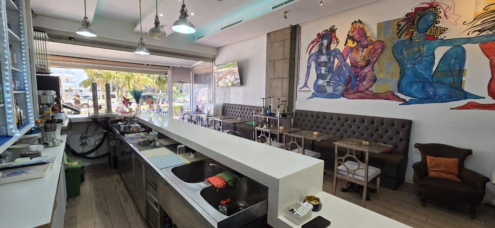 Kaupallinen myytävänä paikassa Torremolinos - 890 000 € (Ref: 9104787)