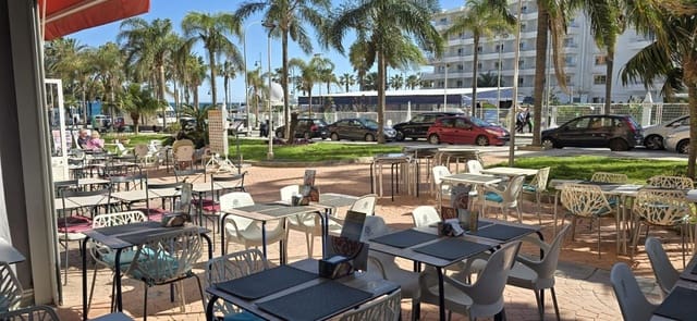 Kaupallinen myytävänä paikassa Torremolinos - 890 000 € (Ref: 9104787)