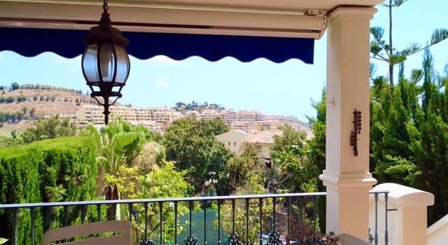 3 sovrum Radhus till salu i Nueva Torrequebrada, Benalmádena med pool - 495 000 € (Ref: 9118880)
