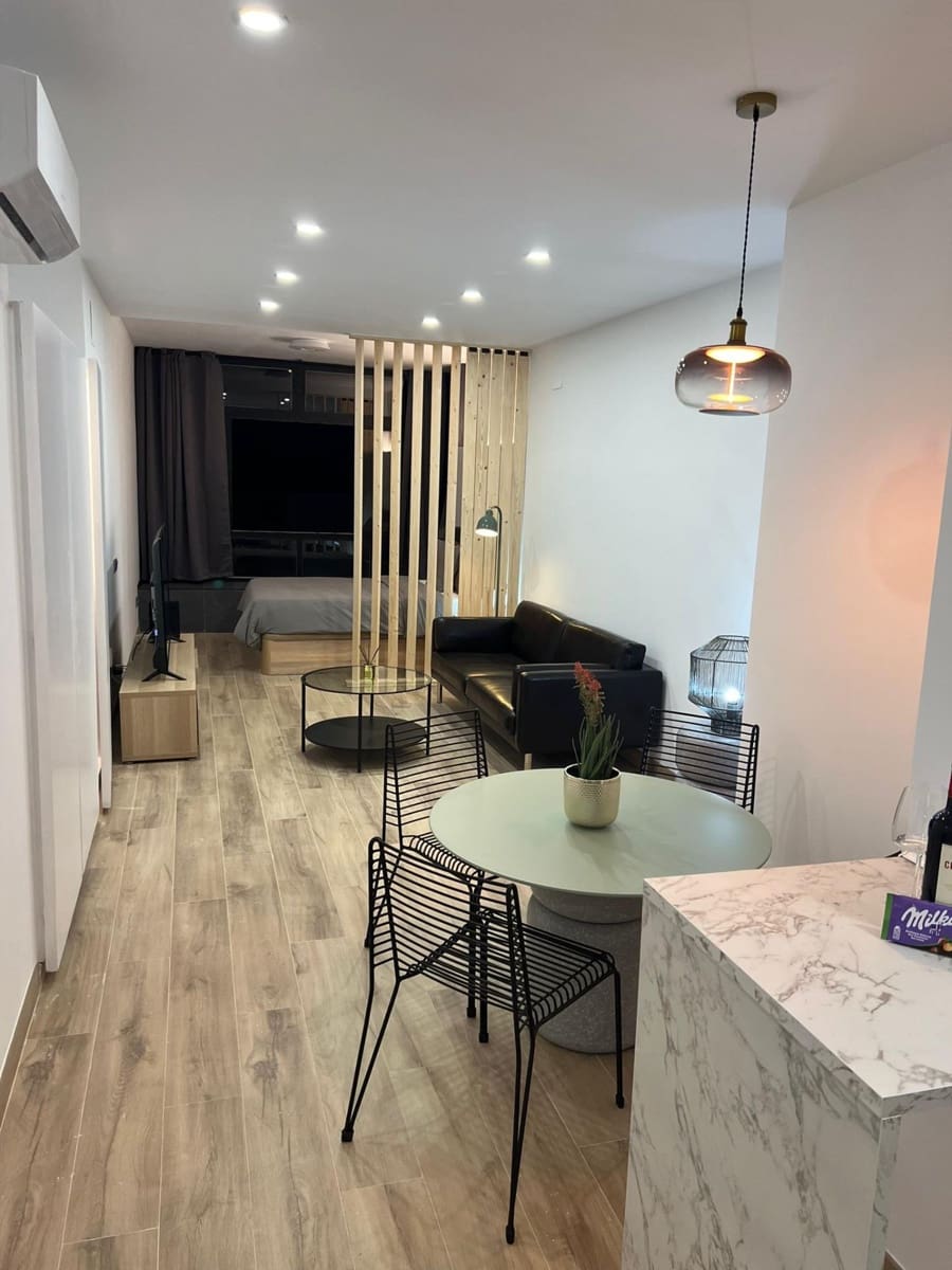 Apartment zu vermieten in Torremolinos - 950 € (Ref: 9196083)