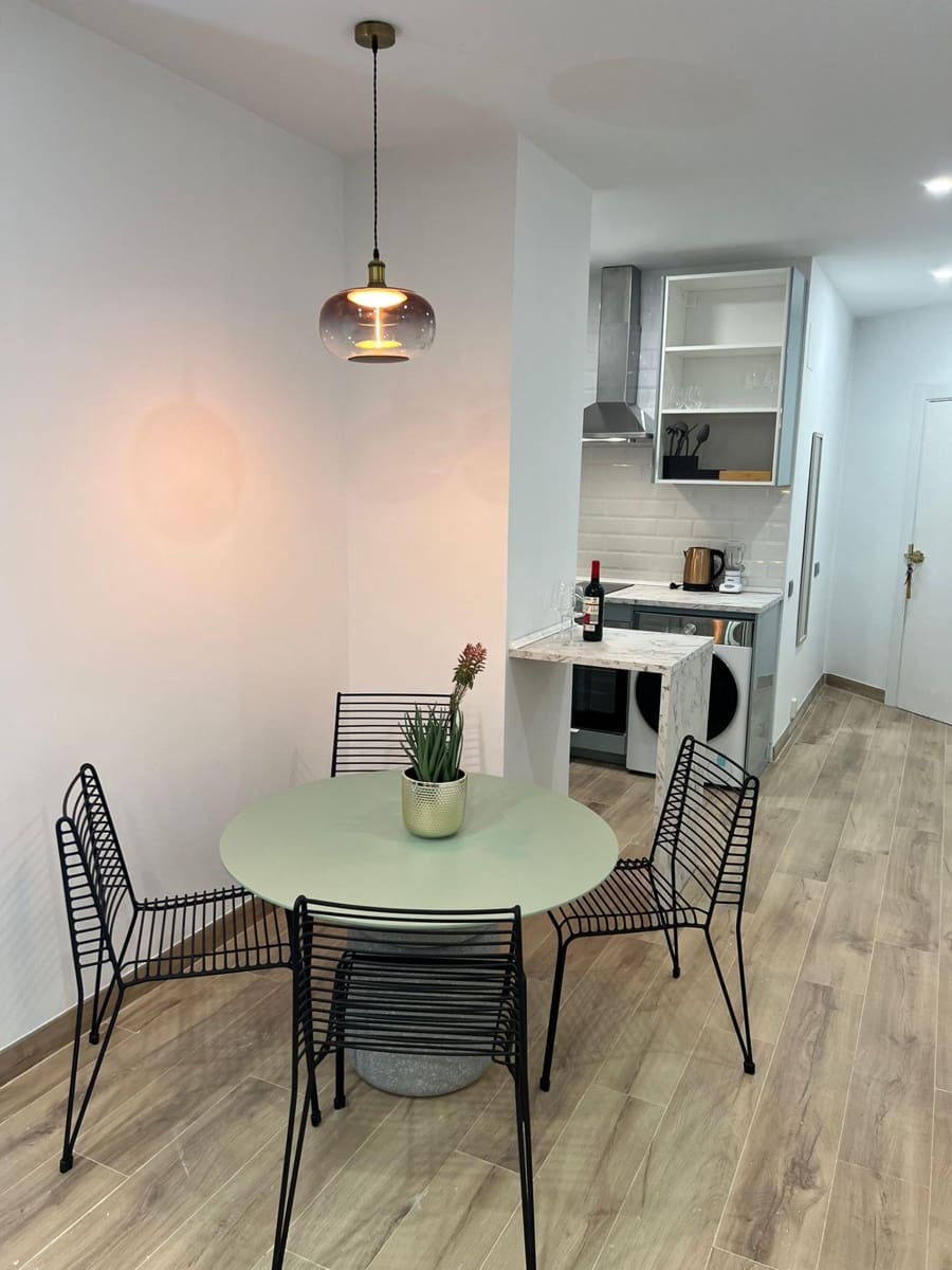 Apartment zu vermieten in Torremolinos - 950 € (Ref: 9196083)