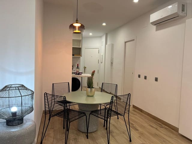 Apartamento en Torremolinos en alquiler - 950 € (Ref: 9196083)