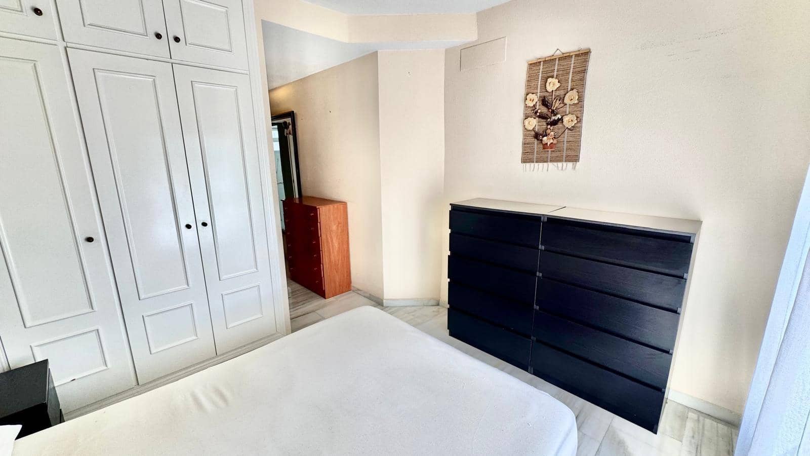 1 slaapkamer Appartement te huur in Torremolinos - € 1.200 (Ref: 9197895)