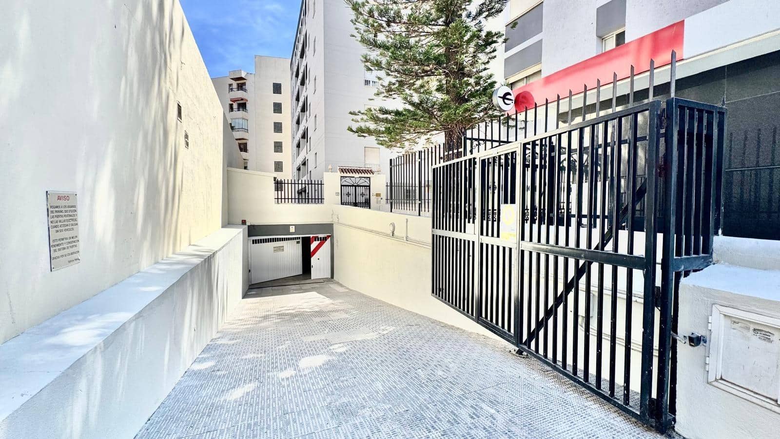 1 slaapkamer Appartement te huur in Torremolinos - € 1.200 (Ref: 9197895)