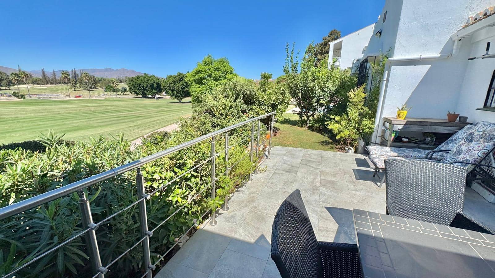 2 soverom Rekkehus til salgs i Mijas Golf med svømmebasseng garasje - € 479 000 (Ref: 9228740)