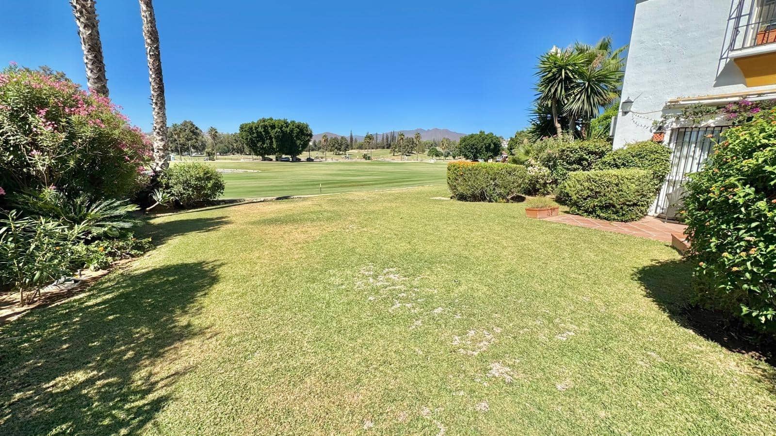 2 soverom Rekkehus til salgs i Mijas Golf med svømmebasseng garasje - € 479 000 (Ref: 9228740)