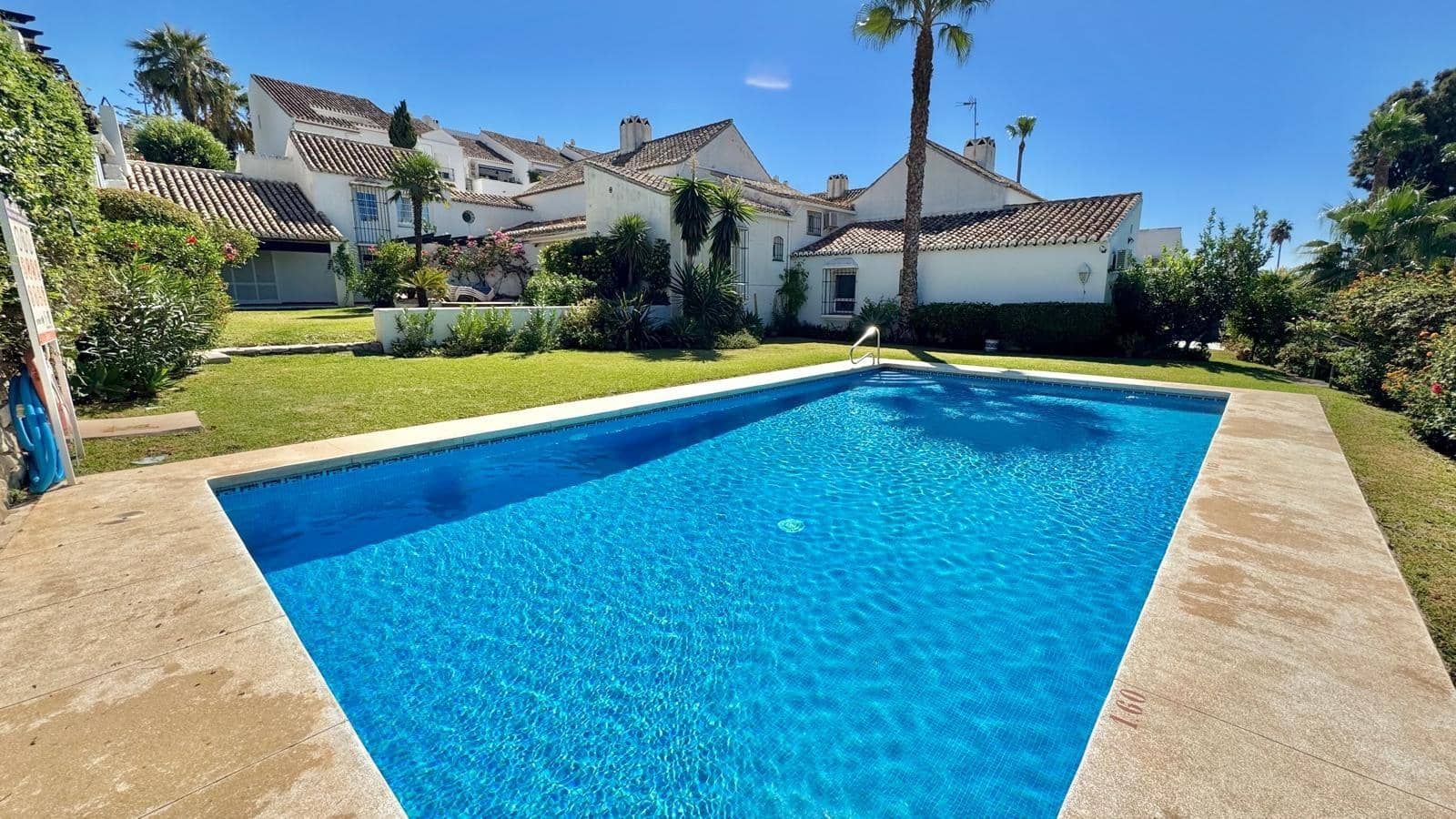 Adosado de 2 habitaciones en Mijas Golf en venta con piscina garaje - 479.000 € (Ref: 9228740)