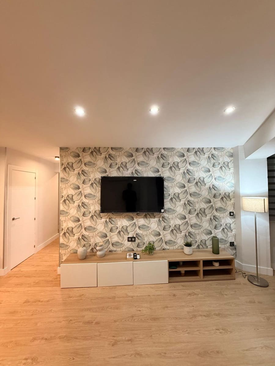 Apartamento de 2 habitaciones en Torremolinos en venta - 299.000 € (Ref: 9232779)