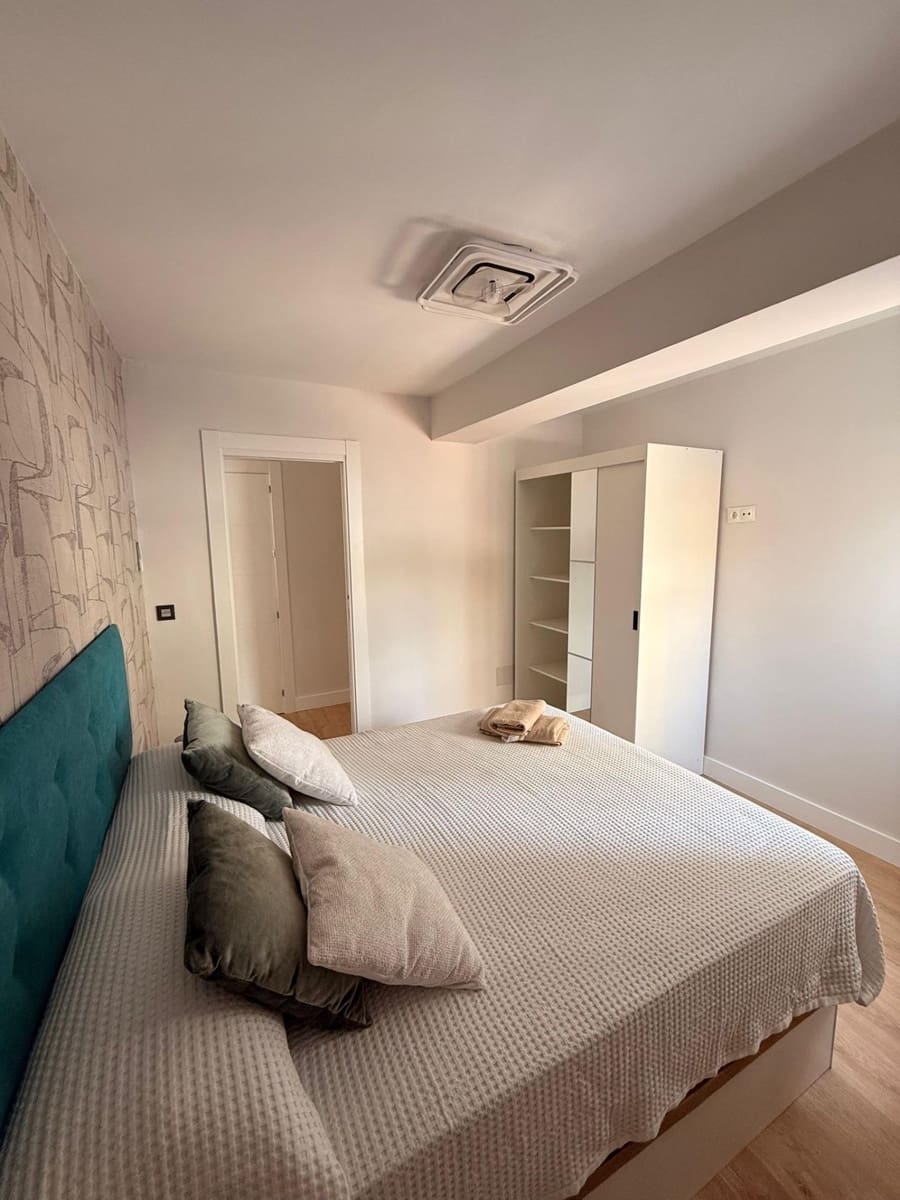 Apartamento de 2 habitaciones en Torremolinos en venta - 299.000 € (Ref: 9232779)