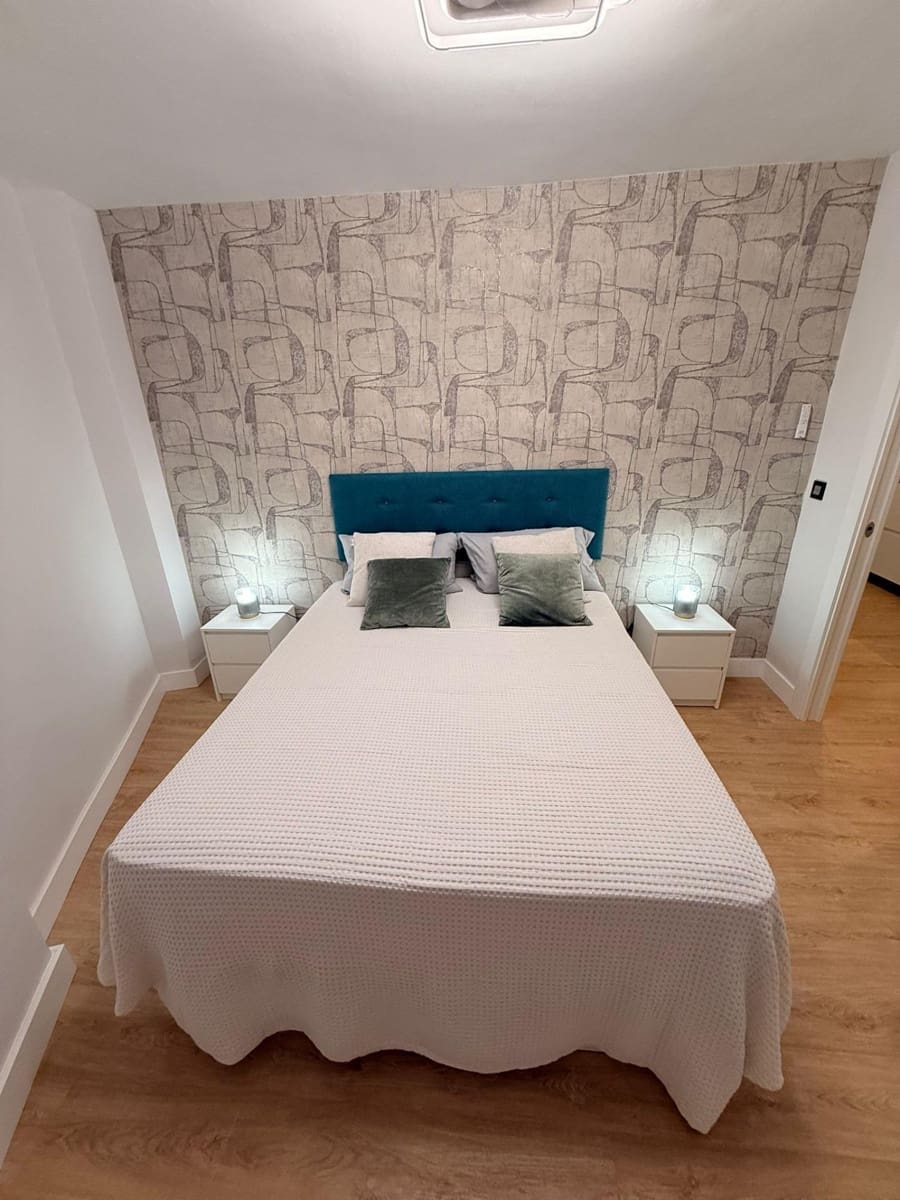 Apartamento de 2 habitaciones en Torremolinos en venta - 299.000 € (Ref: 9232779)