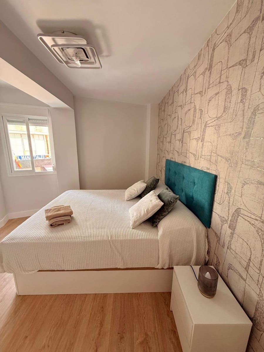 Apartamento de 2 habitaciones en Torremolinos en venta - 299.000 € (Ref: 9232779)