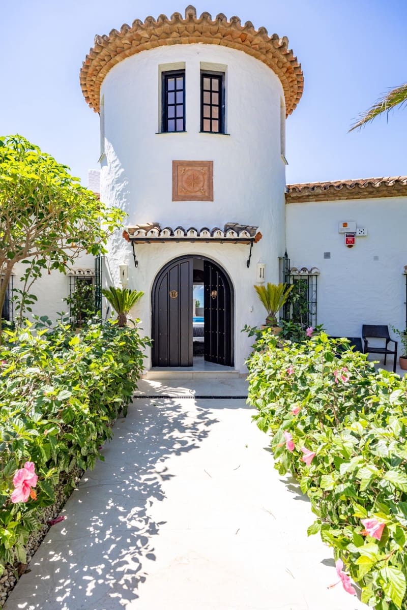 6 sypialnia Willa do wynajęcia w Marbella z basenem garażem - 30 000 € (Ref: 9236751)