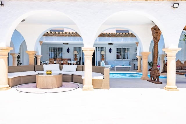 6 sypialnia Willa do wynajęcia w Marbella z basenem garażem - 30 000 € (Ref: 9236751)