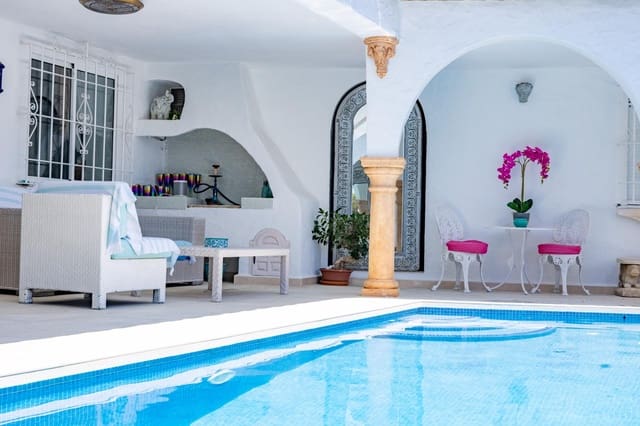 6 sypialnia Willa do wynajęcia w Marbella z basenem garażem - 30 000 € (Ref: 9236751)