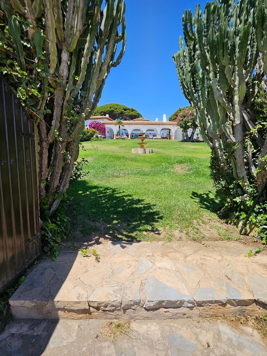 6 sypialnia Willa do wynajęcia w Marbella z basenem garażem - 30 000 € (Ref: 9236751)