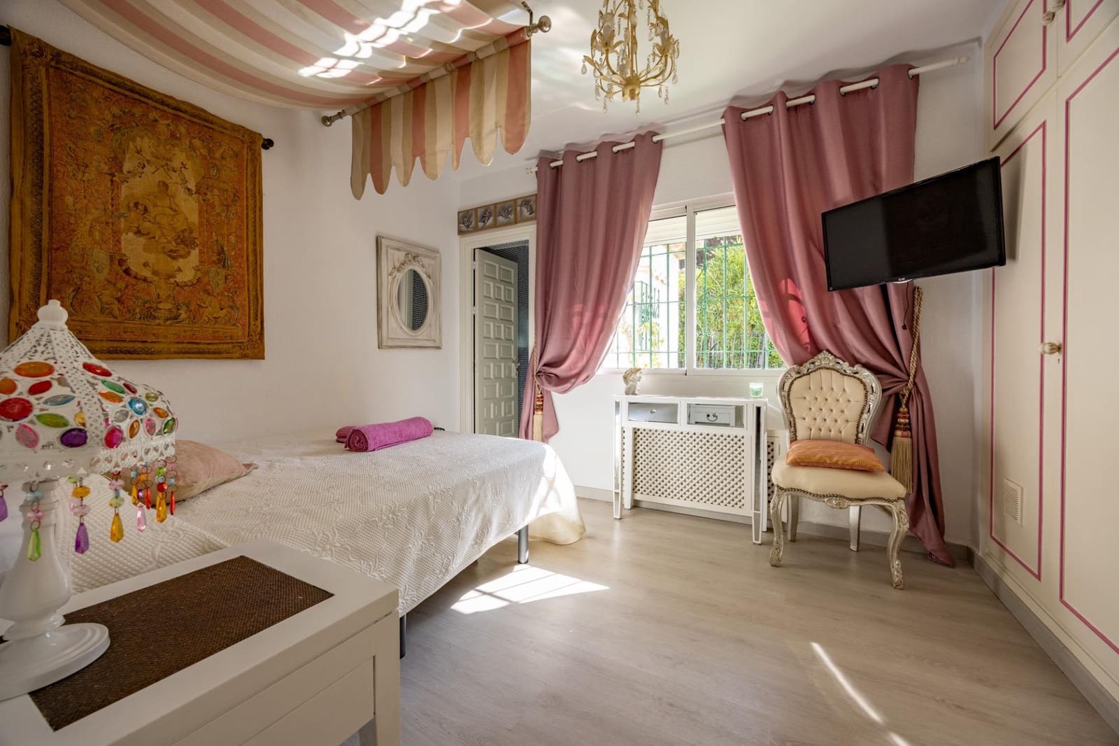 6 sypialnia Willa do wynajęcia w Marbella z basenem garażem - 30 000 € (Ref: 9236751)